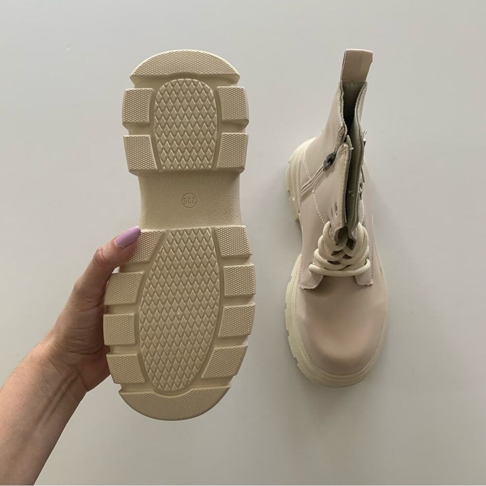 Hannah Rosanna White & Beige Buckle Accent Chunky Combat Boots Size 5 - Picture 6 of 8